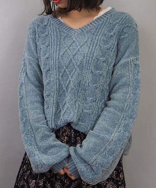 tiptop（ティップトップ）の「モールケーブル編みVネックニットプルオーバー（ニット/セーター・レディース・オフホワイト/グリーン/サックスブルー/ラベンダー/マスタード/ピンク/スモークピンク・FREE）」の4枚目の写真