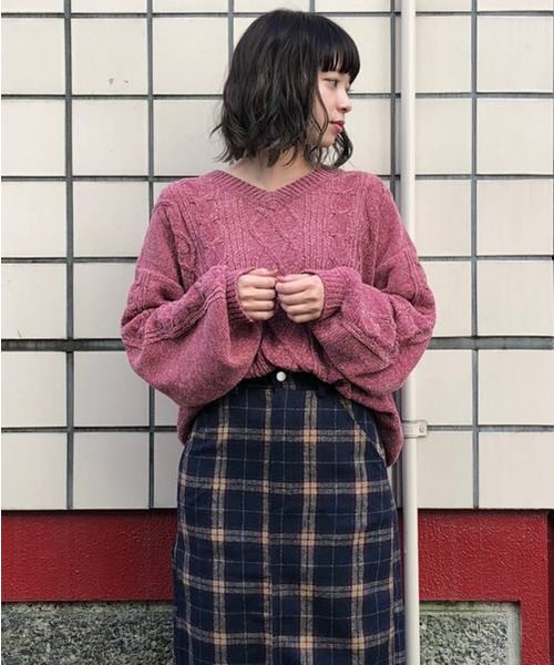 tiptop（ティップトップ）の「モールケーブル編みVネックニットプルオーバー（ニット/セーター・レディース・オフホワイト/グリーン/サックスブルー/ラベンダー/マスタード/ピンク/スモークピンク・FREE）」の13枚目の写真