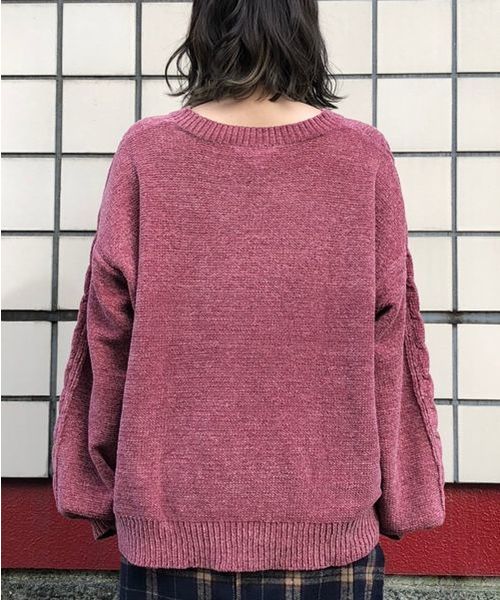 tiptop（ティップトップ）の「モールケーブル編みVネックニットプルオーバー（ニット/セーター・レディース・オフホワイト/グリーン/サックスブルー/ラベンダー/マスタード/ピンク/スモークピンク・FREE）」の11枚目の写真
