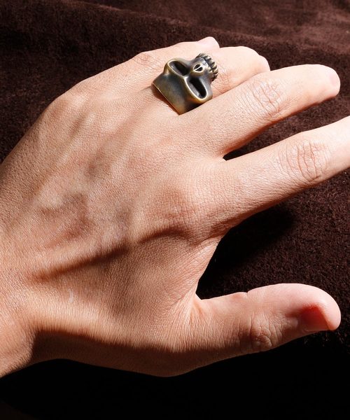 THEFT（セフト）の「THEFT セフト / AG SKULL RING スカルリング 指輪 / TR-12-001（リング・メンズ・シルバー・15号/17号）」の5枚目の写真