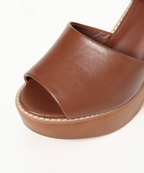 LOWRYS FARM（ローリーズファーム）の「ウッドヒールサンダル　840231（サンダル・レディース・ブラック/ブラウン・MEDIUM/LARGE）」の6枚目の写真