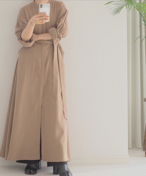 STUDIOUS（ステュディオス）の「【WEARISTA 田中亜希子 × STUDIOUS コラボ】ハイウエストツイルロングワンピース（ワンピース・レディース・ベージュ/ブラック/ブラウン・0/2）」の8枚目の写真