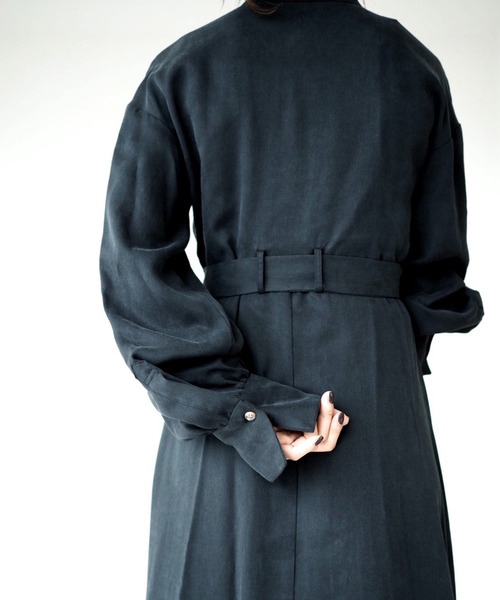 STUDIOUS（ステュディオス）の「【WEARISTA 田中亜希子 × STUDIOUS コラボ】ハイウエストツイルロングワンピース（ワンピース・レディース・ベージュ/ブラック/ブラウン・0/2）」の4枚目の写真