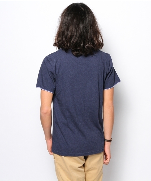 BEAMS（ビームス）の「○BEAMS / WカラーVネックＴシャツ（Tシャツ/カットソー・メンズ・ナチュラル/チャコールグレー/ネイビー・LARGE/MEDIUM/SMALL/X-LARGE）」の9枚目の写真