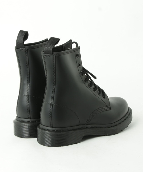 Dr. Martens(ドクターマーチン)の「Dr.Martens/ 8 HOLE BOOT MONO BLACK(ブーツ・メンズ・ブラック・23cm/24cm/26cm/27cm/22cm/28cm/25cm)」の5枚目の写真