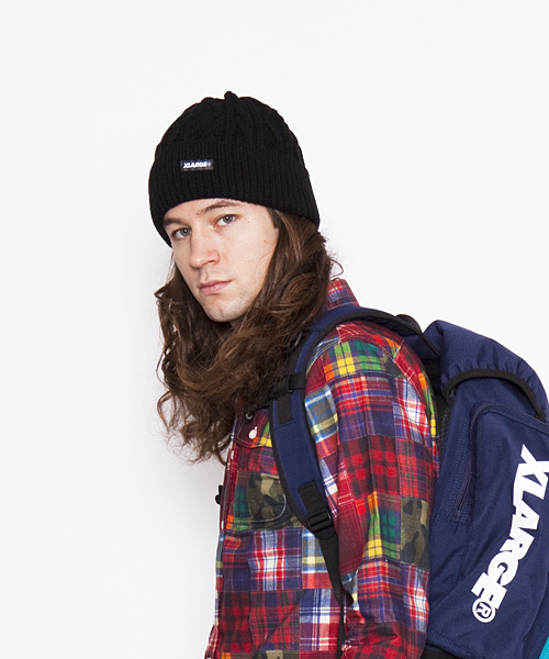 XLARGE（エクストララージ）の「CABLE KNIT BEANIE（ニットキャップ/ビーニー・メンズ・ブラック/オリーブ/ネイビー・ONE SIZE）」の4枚目の写真