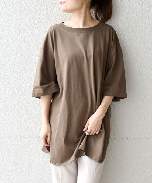 SHIPS（シップス）の「【WEB限定】サイドスリットビッグTEE◇（Tシャツ/カットソー・レディース・ホワイト/ブラック/ベージュ/ブラウン/ライトブルー/オリーブ/ダークグレー/ラベンダー/ナチュラル・38/36）」の5枚目の写真