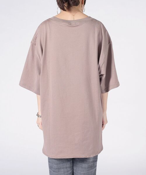 SHIPS（シップス）の「【WEB限定】サイドスリットビッグTEE◇（Tシャツ/カットソー・レディース・ホワイト/ブラック/ベージュ/ブラウン/ライトブルー/オリーブ/ダークグレー/ラベンダー/ナチュラル・38/36）」の22枚目の写真