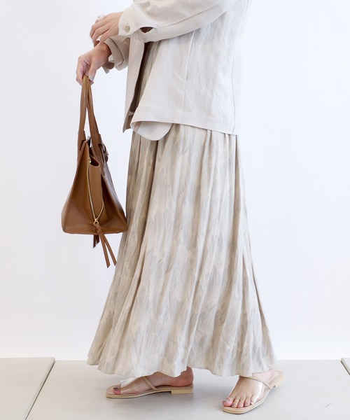 DouDou（ドゥドゥ）の「プリントタックギャザースカート（スカート・レディース・ベージュ/サックスブルー・FREE）」の13枚目の写真