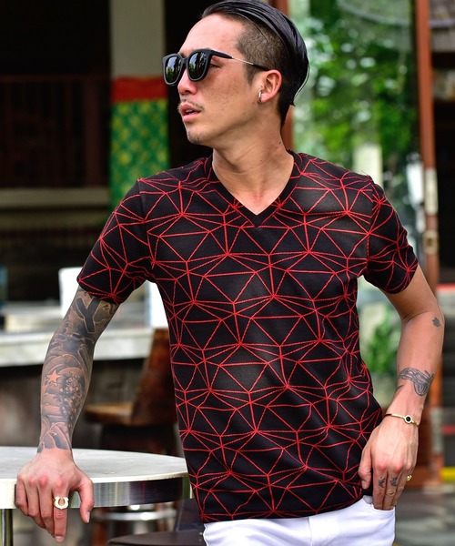 JOKER(ジョーカー)の「総柄VネックTシャツ 半袖VネックTシャツ(Tシャツ/カットソー・メンズ・ブラック×レッド/ブラック×イエロー・L/XL/M)」の9枚目の写真