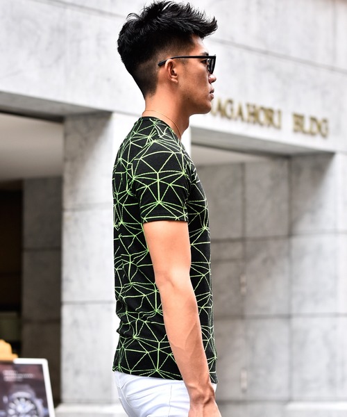 JOKER(ジョーカー)の「総柄VネックTシャツ 半袖VネックTシャツ(Tシャツ/カットソー・メンズ・ブラック×レッド/ブラック×イエロー・L/XL/M)」の13枚目の写真