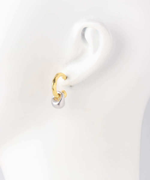 SMELLY（スメリー）の「コンビメッキミニフープピアス（ピアス（両耳用）・レディース・ゴールド系その他・-）」の3枚目の写真