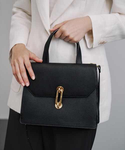 CHARLES & KEITH(チャールズ & キース)の「メタリックアクセントトートバッグ / Metallic Accent Tote Bag(トートバッグ・レディース・ブラック/バーガンディー・M)」の14枚目の写真