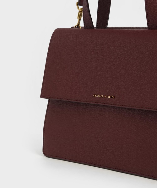 CHARLES & KEITH(チャールズ & キース)の「メタリックアクセントトートバッグ / Metallic Accent Tote Bag(トートバッグ・レディース・ブラック/バーガンディー・M)」の11枚目の写真