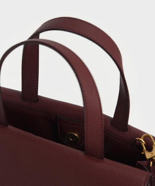 CHARLES & KEITH(チャールズ & キース)の「メタリックアクセントトートバッグ / Metallic Accent Tote Bag(トートバッグ・レディース・ブラック/バーガンディー・M)」の13枚目の写真