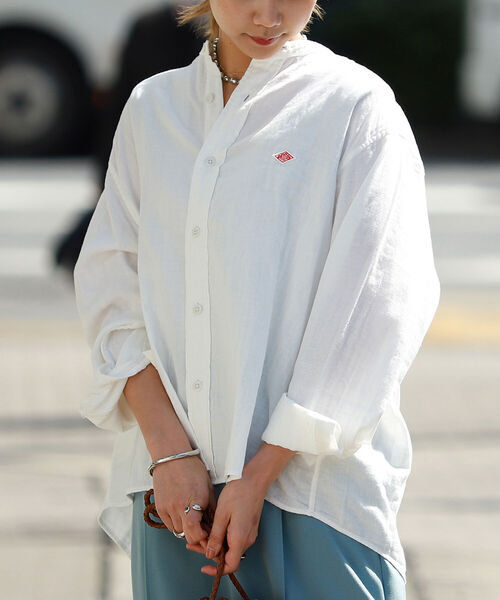 Ray BEAMS(レイビームス)の「DANTON / ノーカラー シャツ(シャツ/ブラウス・レディース・ホワイト/ライトブルー・38/36)」の4枚目の写真