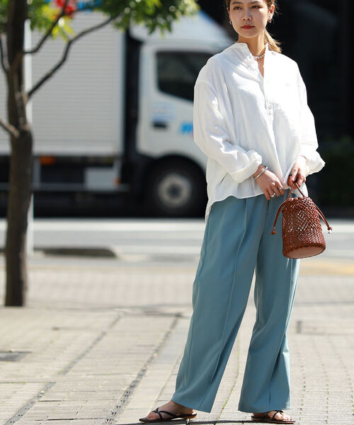 Ray BEAMS(レイビームス)の「DANTON / ノーカラー シャツ(シャツ/ブラウス・レディース・ホワイト/ライトブルー・38/36)」の6枚目の写真