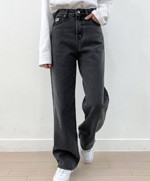 muahmuah（ムーアムーア）の「『muah muah/ムーアムーア』POINT RELAX FIT BLACK JEAN/ポイント リラックスフィット ブラックジーンズ（デニムパンツ・レディース・ブラック・S/M）」の6枚目の写真