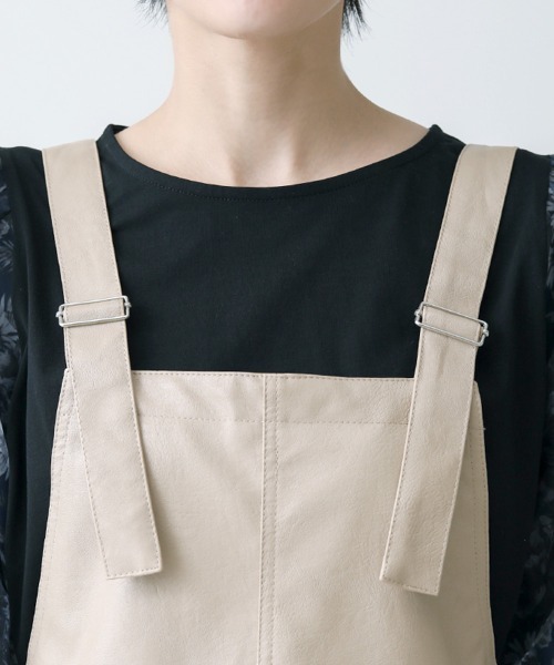 Bou Jeloud（ブージュルード）の「フェイクレザージャンスカ（ジャンパースカート・レディース・アイボリー/ブラウン/ブラック/オリーブ・FREE）」の18枚目の写真