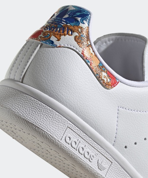 adidas（アディダス）の「スタンスミス [STAN SMITH] アディダスオリジナルス（スニーカー・レディース・ホワイト系その他・25.5cm/22.5cm/26.5cm/25.0cm/24.5cm/22.0cm/23.0cm/23.5cm/24.0cm/26.0cm）」の6枚目の写真