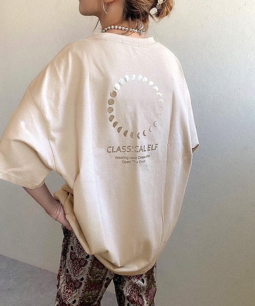 classicalelf（クラシカルエルフ）の「綿100％ オーガニックコットン。月グラフィックプリントで1+（Tシャツ/カットソー・レディース・ホワイト/ブラック/グレイッシュベージュ・MEDIUM/LARGE/X-LARGE）」の3枚目の写真