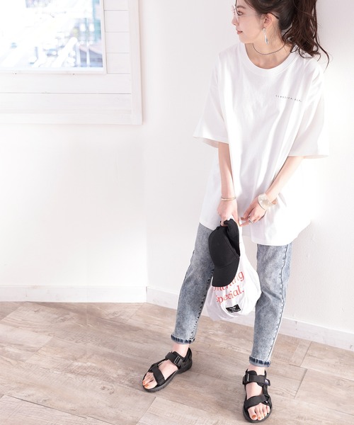 classicalelf（クラシカルエルフ）の「綿100％ オーガニックコットン。月グラフィックプリントで1+（Tシャツ/カットソー・レディース・ホワイト/ブラック/グレイッシュベージュ・MEDIUM/LARGE/X-LARGE）」の17枚目の写真