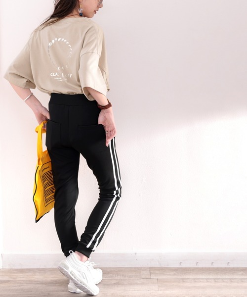 classicalelf（クラシカルエルフ）の「綿100％ オーガニックコットン。月グラフィックプリントで1+（Tシャツ/カットソー・レディース・ホワイト/ブラック/グレイッシュベージュ・MEDIUM/LARGE/X-LARGE）」の13枚目の写真