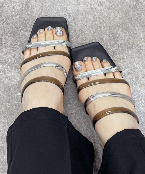 apres jour mignon(アプレジュールミニョン)の「スクエアクリアヒールサンダル【ZOZOTOWN限定アイテム】(サンダル・レディース・ブラック/グレイッシュベージュ/アイボリー・X-LARGE/LARGE/MEDIUM/SMALL)」の5枚目の写真