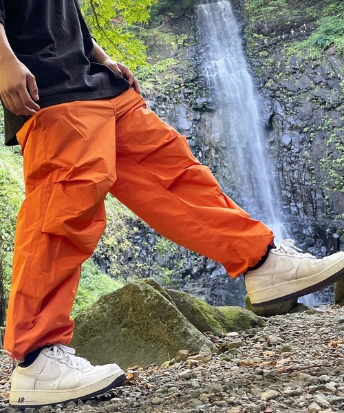 ８(eight)（エイト）の「オーバースノーパンツ（カーゴパンツ・メンズ・ホワイト/ブラック/カーキ/グレイッシュベージュ/グリーン/オレンジ/カーキ系2/ベージュ/ネイビー・MEDIUM/LARGE/SMALL/X-LARGE）」の9枚目の写真