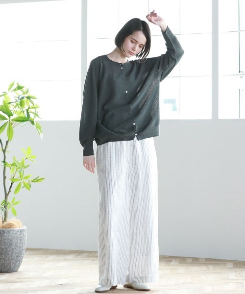 Pao de lo(パオデロ)の「美濃和紙ニット羽織り(ニット/セーター・レディース・チャコールグレー/グレー/オレンジ・9号/7号)」の8枚目の写真