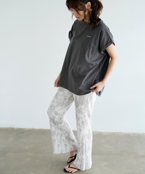 Chiaro（キアロ）の「タイダイ柄楊柳プリーツワイドフレアパンツ（その他パンツ・レディース・ベージュ/グレー/オリーブ・FREE）」の6枚目の写真