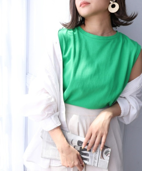 moment+（モーメントプラス）の「綿100％天竺.無地＆ボーダーバックショルダータックノースリーブTシャツ（Tシャツ/カットソー・レディース・ブラック/ベージュ/オフホワイト/杢グレー/グレイッシュベージュ/ピンク/オレンジ/ターコイズブルー/グリーン/クリアグリーン/イエロー×グリーン/ブラック系その他/グレー/オートミール/チャコールグレー・M/L）」の11枚目の写真