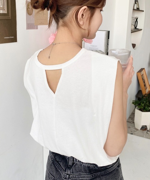 moment+（モーメントプラス）の「綿100％天竺.無地＆ボーダーバックショルダータックノースリーブTシャツ（Tシャツ/カットソー・レディース・ブラック/ベージュ/オフホワイト/杢グレー/グレイッシュベージュ/ピンク/オレンジ/ターコイズブルー/グリーン/クリアグリーン/イエロー×グリーン/ブラック系その他/グレー/オートミール/チャコールグレー・M/L）」の22枚目の写真