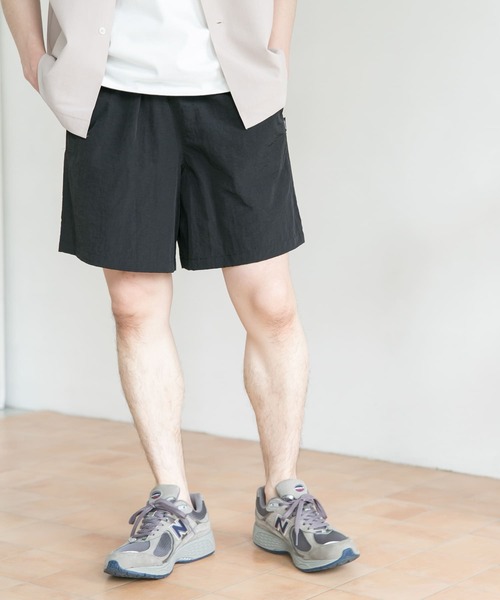 URBAN RESEARCH DOORS（アーバンリサーチドアーズ）の「『WEB限定』Monch　ナイロンイージーショーツ（その他パンツ・メンズ・ブラック/グリーン/オレンジ系その他/ブルー/ベージュ系その他・MEDIUM/X-LARGE/LARGE）」の19枚目の写真