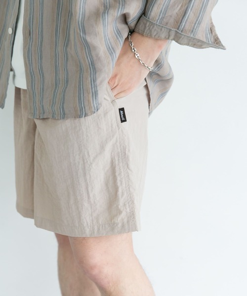 URBAN RESEARCH DOORS（アーバンリサーチドアーズ）の「『WEB限定』Monch　ナイロンイージーショーツ（その他パンツ・メンズ・ブラック/グリーン/オレンジ系その他/ブルー/ベージュ系その他・MEDIUM/X-LARGE/LARGE）」の8枚目の写真