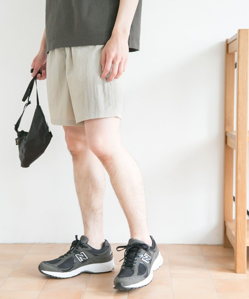 URBAN RESEARCH DOORS（アーバンリサーチドアーズ）の「『WEB限定』Monch　ナイロンイージーショーツ（その他パンツ・メンズ・ブラック/グリーン/オレンジ系その他/ブルー/ベージュ系その他・MEDIUM/X-LARGE/LARGE）」の9枚目の写真