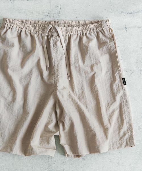 URBAN RESEARCH DOORS（アーバンリサーチドアーズ）の「『WEB限定』Monch　ナイロンイージーショーツ（その他パンツ・メンズ・ブラック/グリーン/オレンジ系その他/ブルー/ベージュ系その他・MEDIUM/X-LARGE/LARGE）」の6枚目の写真