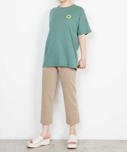 WEGO（ウィゴー）の「WEGO/ワンポイントflowerロゴTシャツ（Tシャツ/カットソー・レディース・イエロー/グリーン・SMALL/MEDIUM/LARGE/X-LARGE）」の5枚目の写真