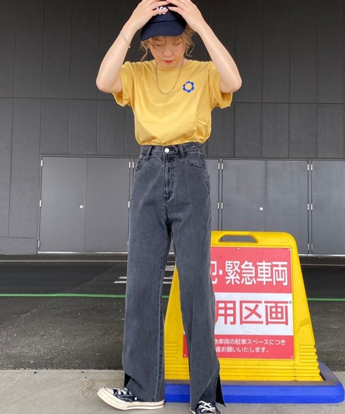 WEGO（ウィゴー）の「WEGO/ワンポイントflowerロゴTシャツ（Tシャツ/カットソー・レディース・イエロー/グリーン・SMALL/MEDIUM/LARGE/X-LARGE）」の4枚目の写真