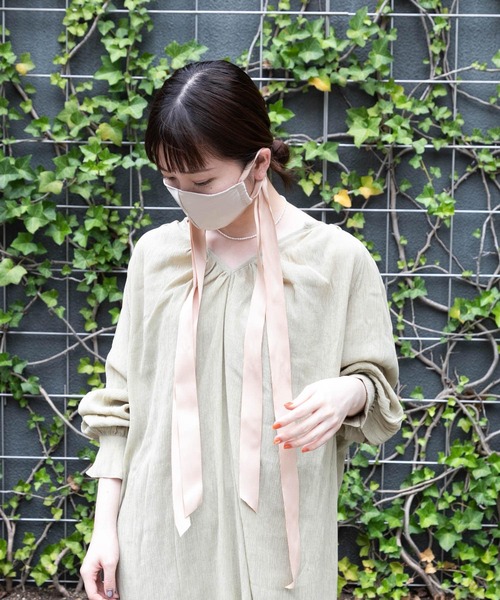 SMELLY(スメリー)の「リボンサテンマスク(その他小物・レディース・ベージュ/グレー・-)」の3枚目の写真