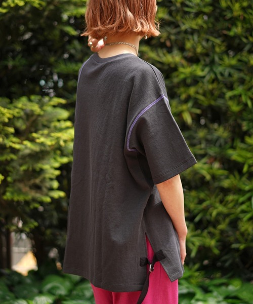 AULA AILA（アウラアイラ）の「AULA AILA（アウラアイラ）別注カラーステッチTシャツ（Tシャツ/カットソー・レディース・ホワイト/チャコールグレー・0）」の8枚目の写真