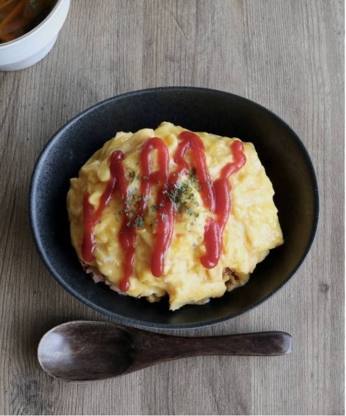 LAKOLE(ラコレ)の「美濃焼きオーバルボウル / 949072(食器・レディース・ベージュ/ブラック/カーキ/ホワイト/ネイビー/ブラウン/ダークオリーブ/その他1/その他2/ダークブルー・FREE)」の2枚目の写真