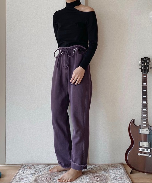 musubore（ムスボレ）の「ショルダーカットチョーカートップス（Tシャツ/カットソー・レディース・ブラック・FREE）」の8枚目の写真