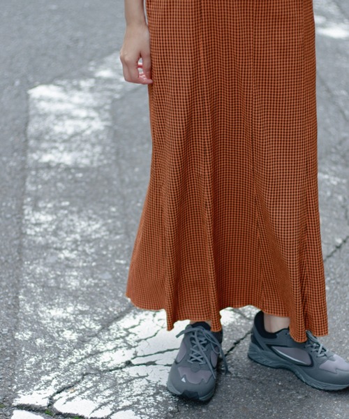 Kastane（カスタネ）の「wovenギンガムマーメイドワンピース（ワンピース・レディース・ブラック/オレンジ・FREE）」の6枚目の写真