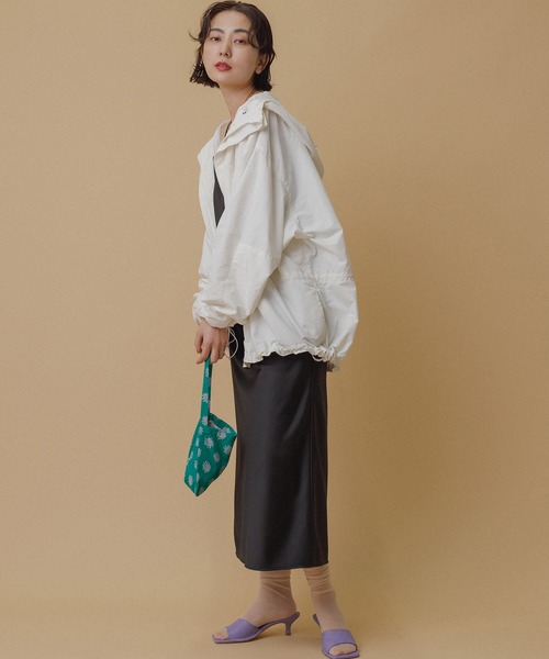 WILD THINGS(ワイルドシングス)の「【WILD THINGS for MADEMOISELLE】別注シャモニージャケット(マウンテンパーカー・レディース・ホワイト/キャメル/カーキ・FREE)」の10枚目の写真