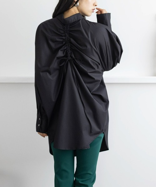 clear（クリア）の「バックギャザーオーバーサイズシャツ（シャツ/ブラウス・レディース・ブラック/オフホワイト/カーキ・F）」の3枚目の写真