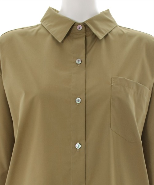 clear（クリア）の「バックギャザーオーバーサイズシャツ（シャツ/ブラウス・レディース・ブラック/オフホワイト/カーキ・F）」の11枚目の写真