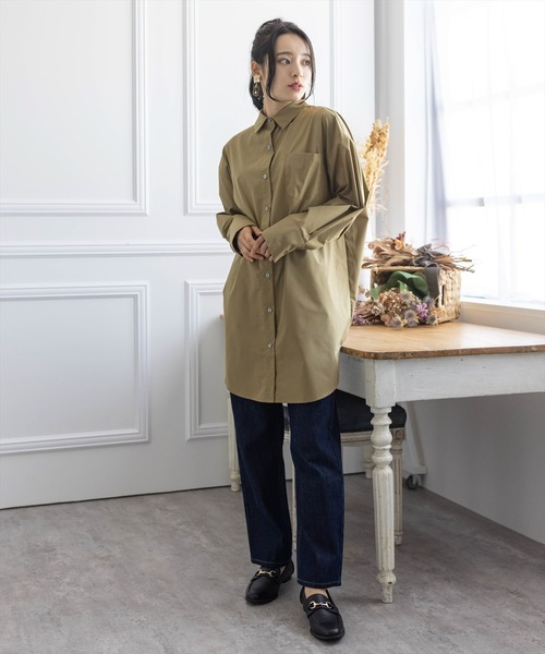 clear（クリア）の「バックギャザーオーバーサイズシャツ（シャツ/ブラウス・レディース・ブラック/オフホワイト/カーキ・F）」の17枚目の写真