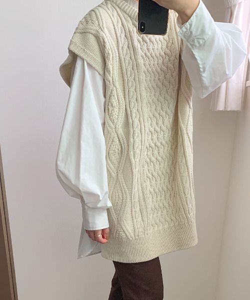 ISOOK（アイスー）の「Cable over knit vest / ケーブルオーバーニットベスト（mi select）（ベスト・レディース・ブラウン/アイボリー・FREE）」の5枚目の写真