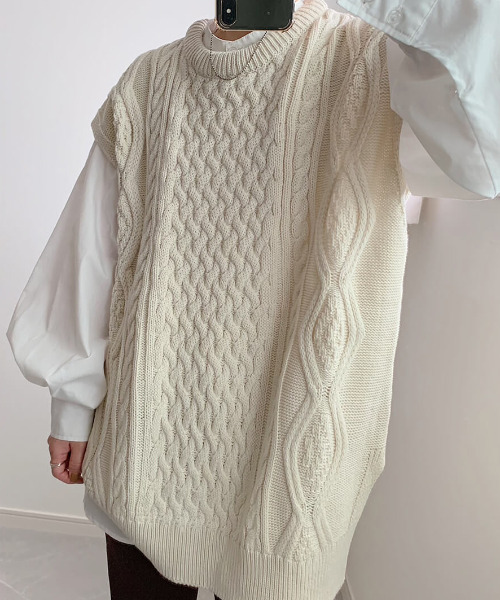 ISOOK（アイスー）の「Cable over knit vest / ケーブルオーバーニットベスト（mi select）（ベスト・レディース・ブラウン/アイボリー・FREE）」の3枚目の写真